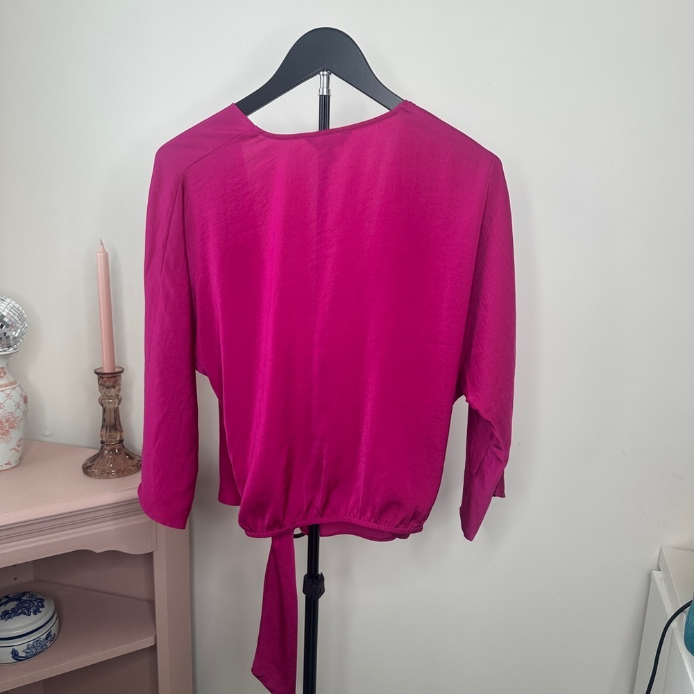 Express Vibrant Pink Blouse SMALL - Picture 3 of 4